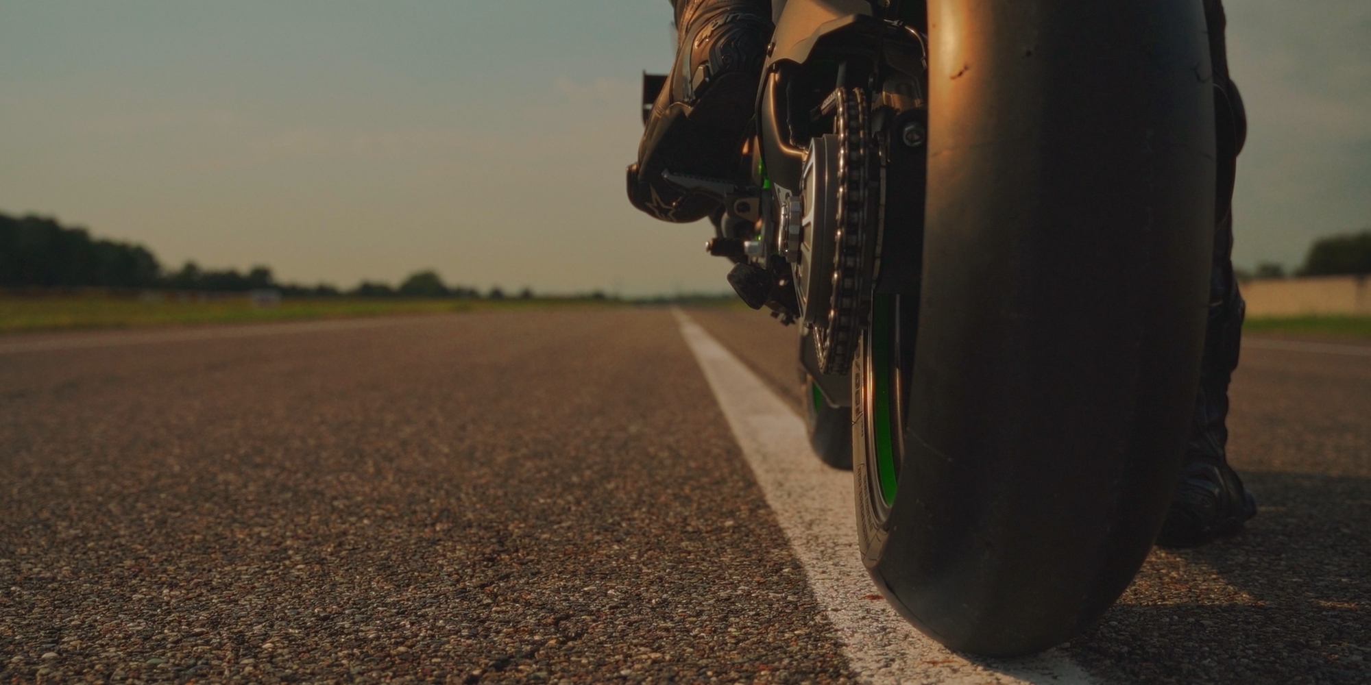 Motocicletta Kawasaki, produzione video Dueruote - copertina progetto portfolio Andrea Rebecchi